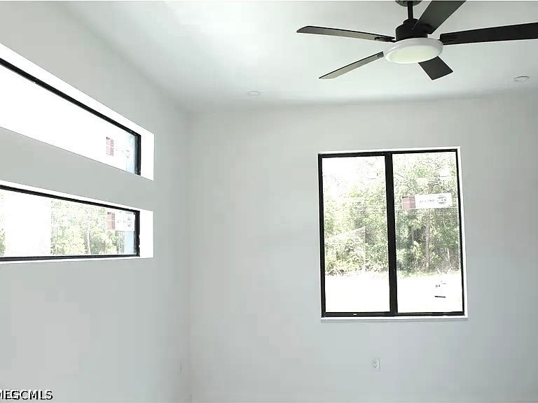 3306 E 2nd St Property Photo 30