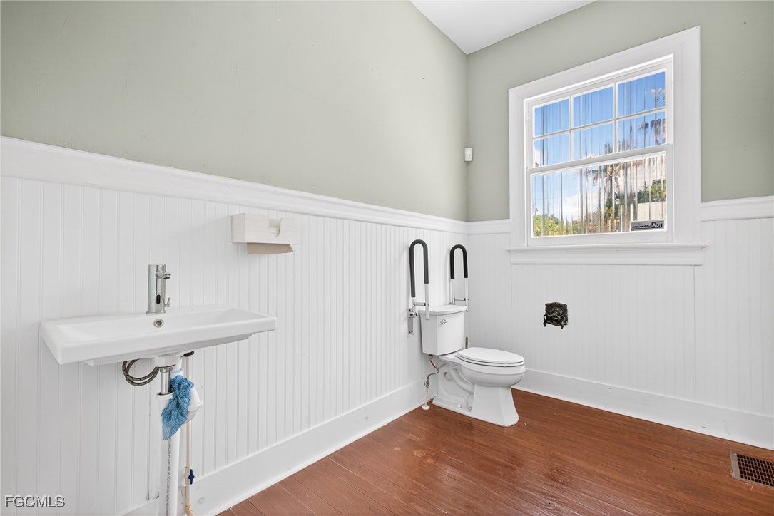 1793 Fowler St Property Photo 14