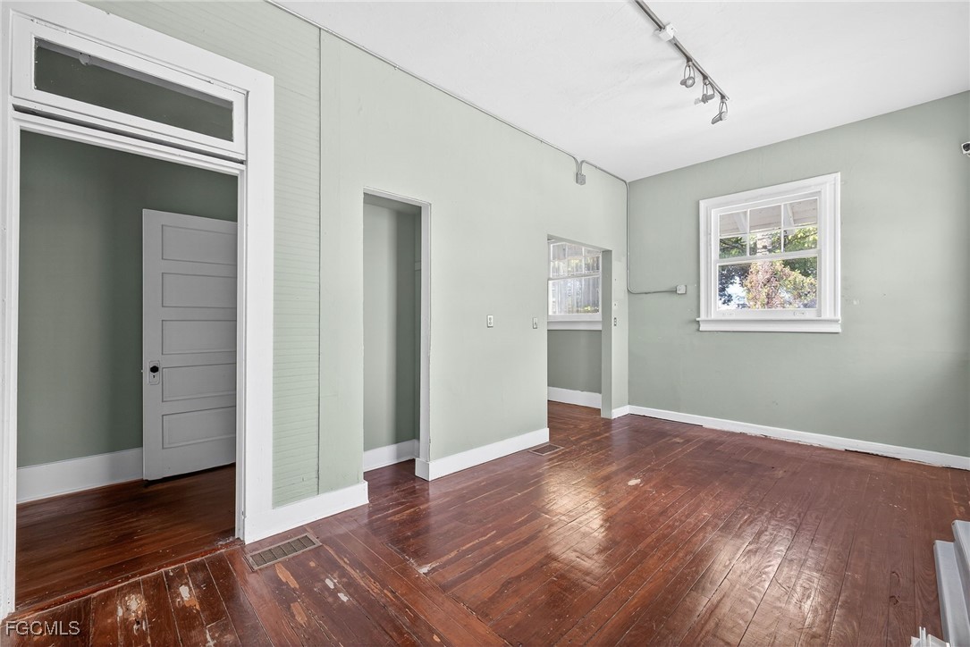 1793 Fowler St Property Photo 17