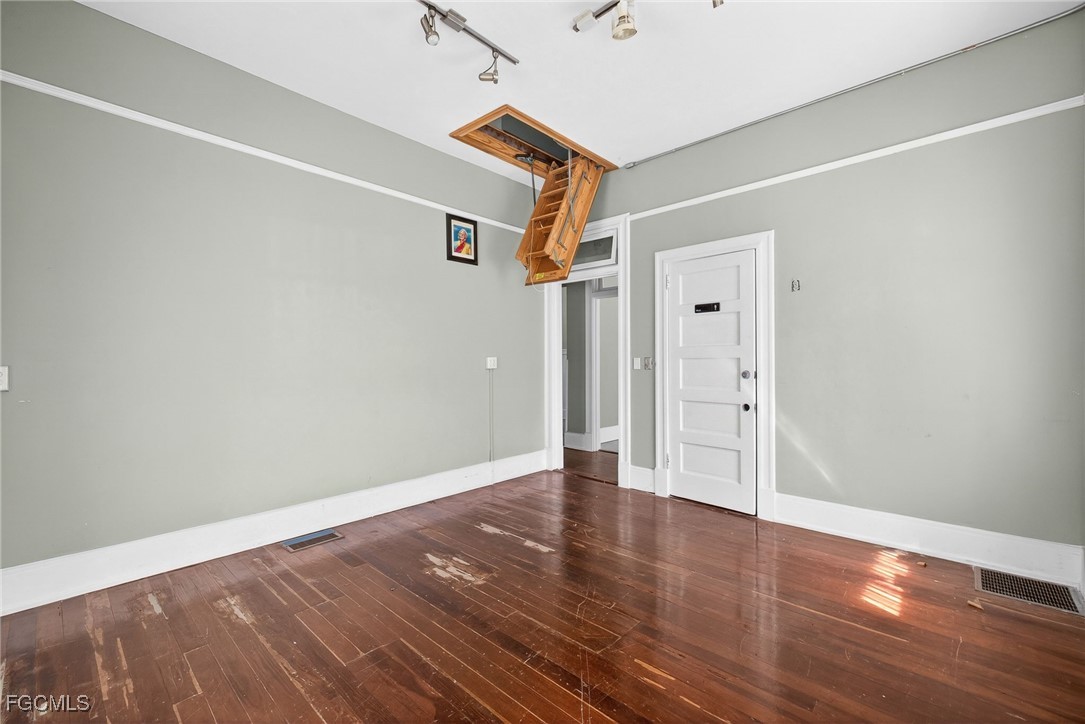 1793 Fowler St Property Photo 19