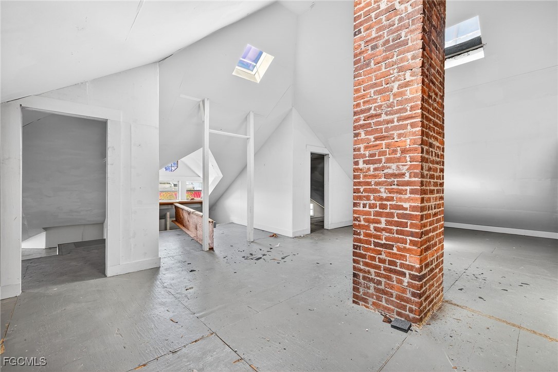 1793 Fowler St Property Photo 26