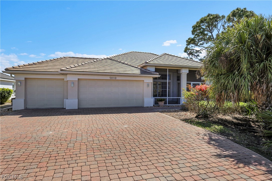 5010 Key Largo Ln Property Photo 2