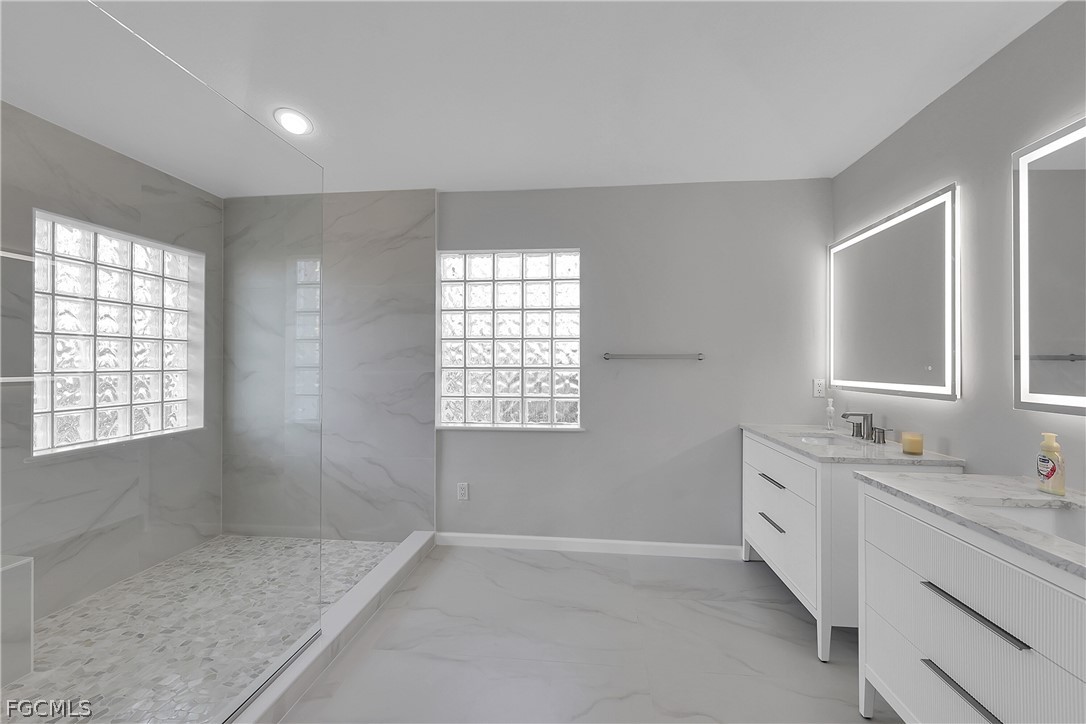 5010 Key Largo Ln Property Photo 12