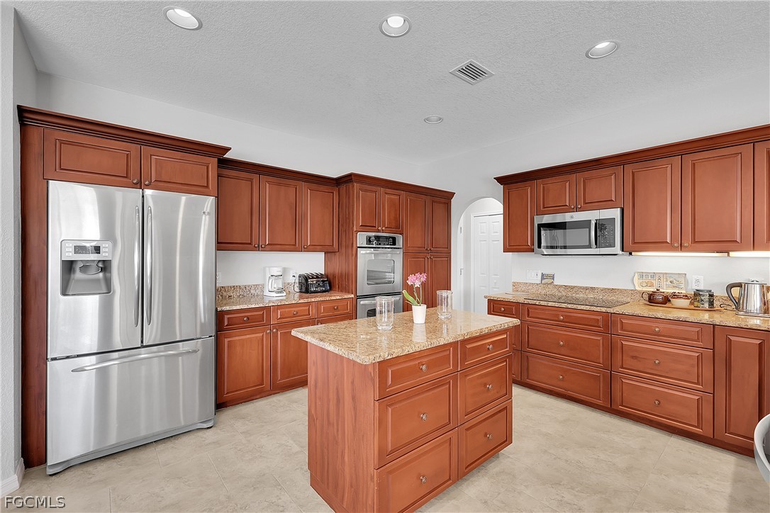 5010 Key Largo Ln Property Photo 16