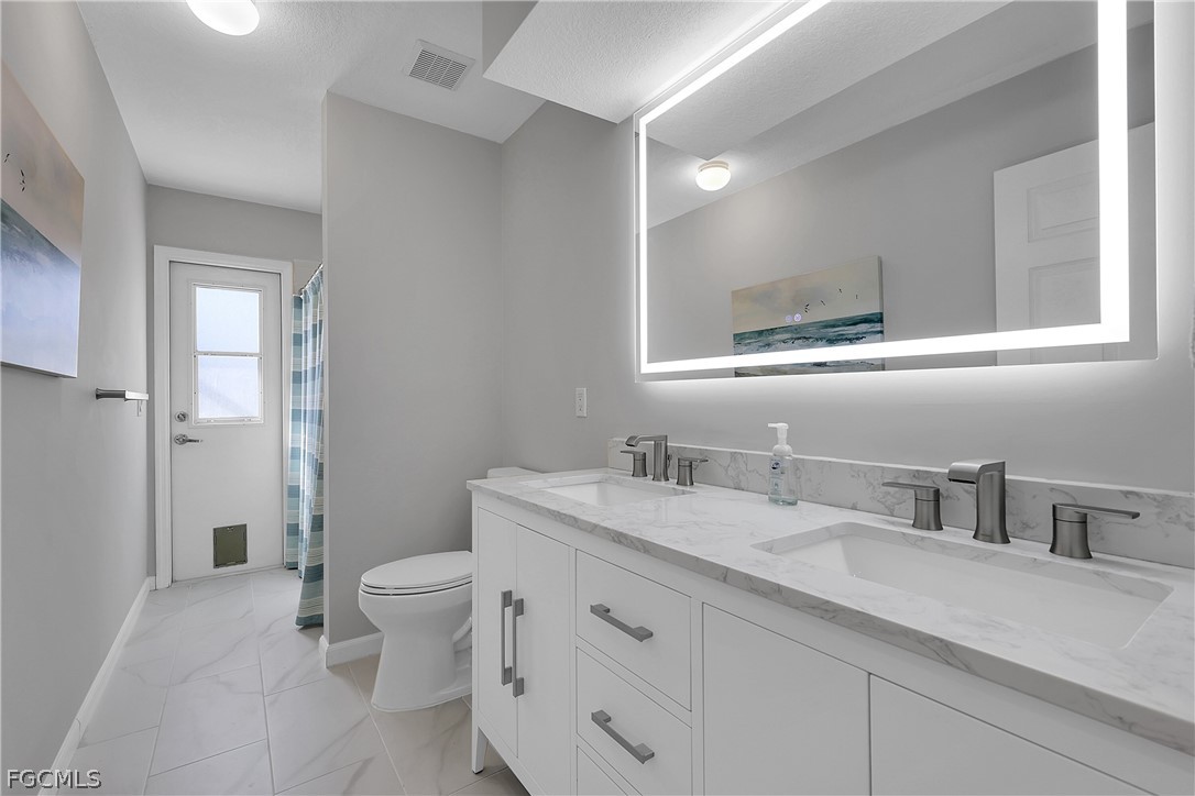 5010 Key Largo Ln Property Photo 26