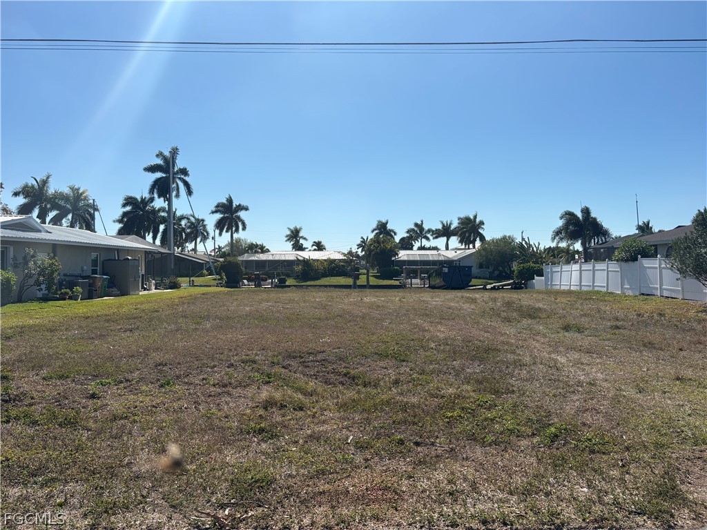 1930 SE 37th ST Property Photo 1
