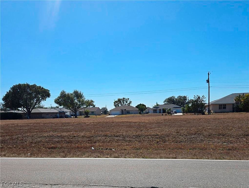 2108 Diplomat Pkwy E Property Photo 4