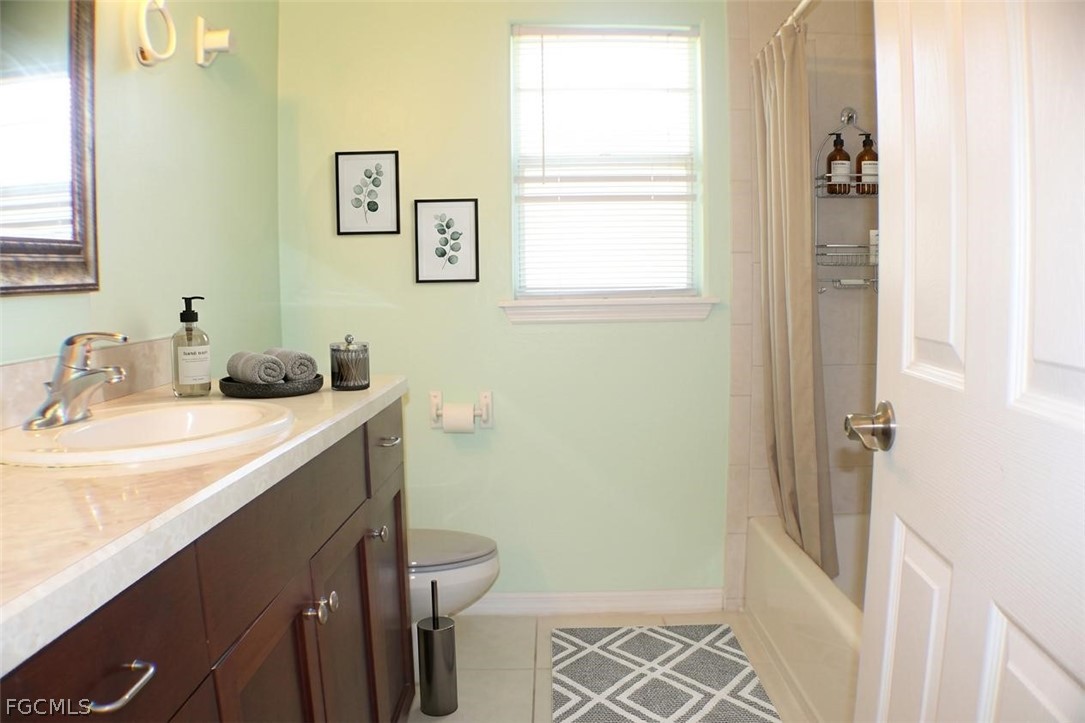 1130 Bari St E Property Photo 12