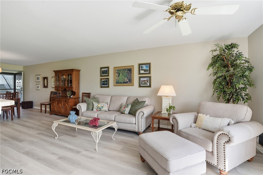 5905 Trailwinds Dr 816 Property Photo 4