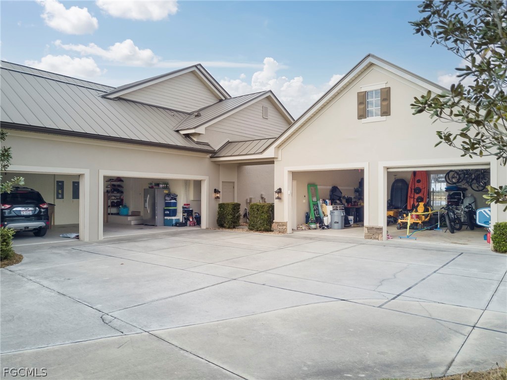 2131 Silk Bay Blvd Property Photo 4