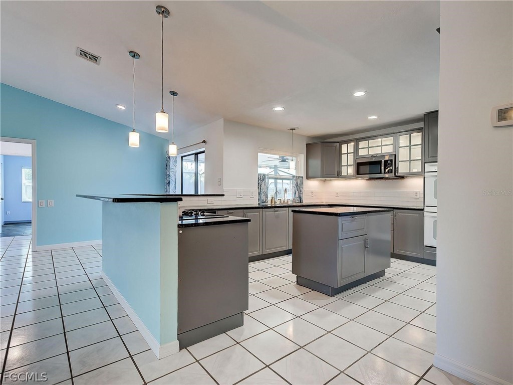 2301 Via Veneto Dr Property Photo 28