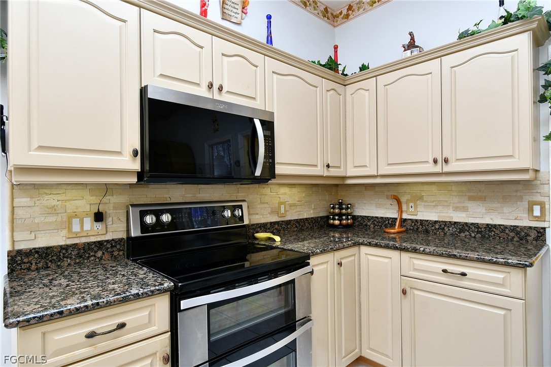 836 Worth Ave S Property Photo 6