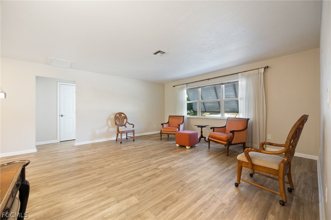 15637 Omai Ct Property Photo 4