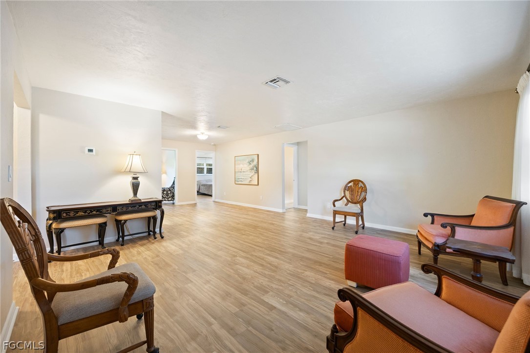 15637 Omai Ct Property Photo 6