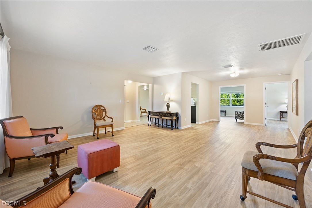 15637 Omai Ct Property Photo 8