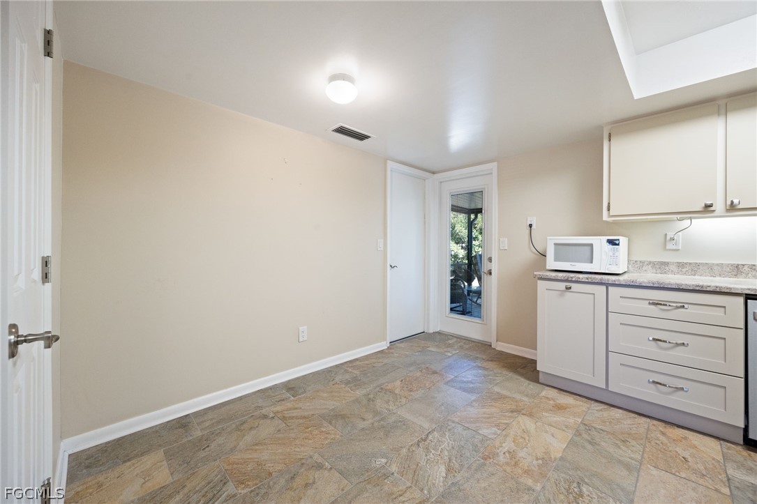 15637 Omai Ct Property Photo 14