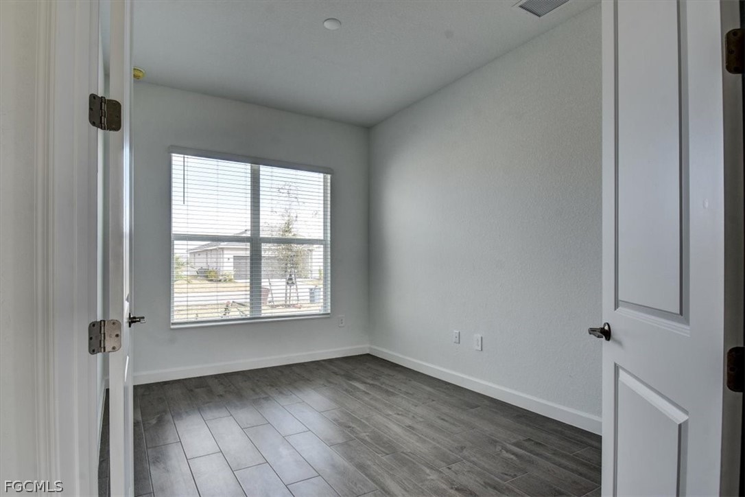 7796 Lakes Edge Ln Property Photo 20