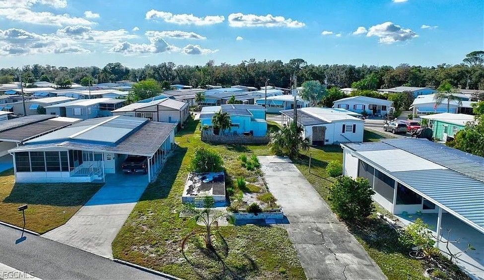 216 Captains Walk Property Photo 3