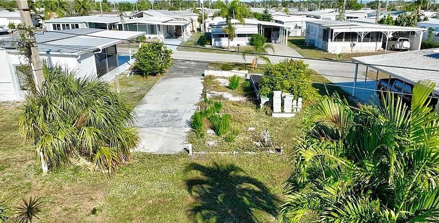 216 Captains Walk Property Photo 7