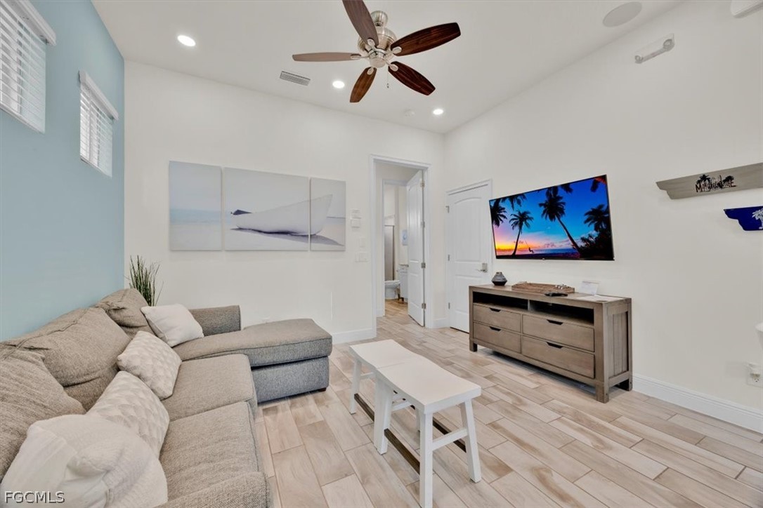 8021 Sandy Toes Way Property Photo 10