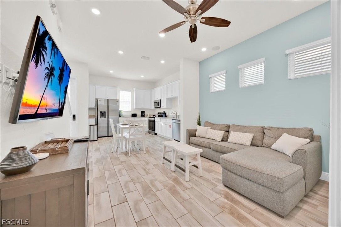 8021 Sandy Toes Way Property Photo 11