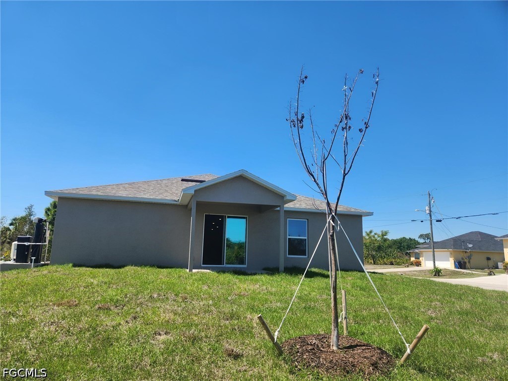 6020 Pat Ave N Property Photo 2