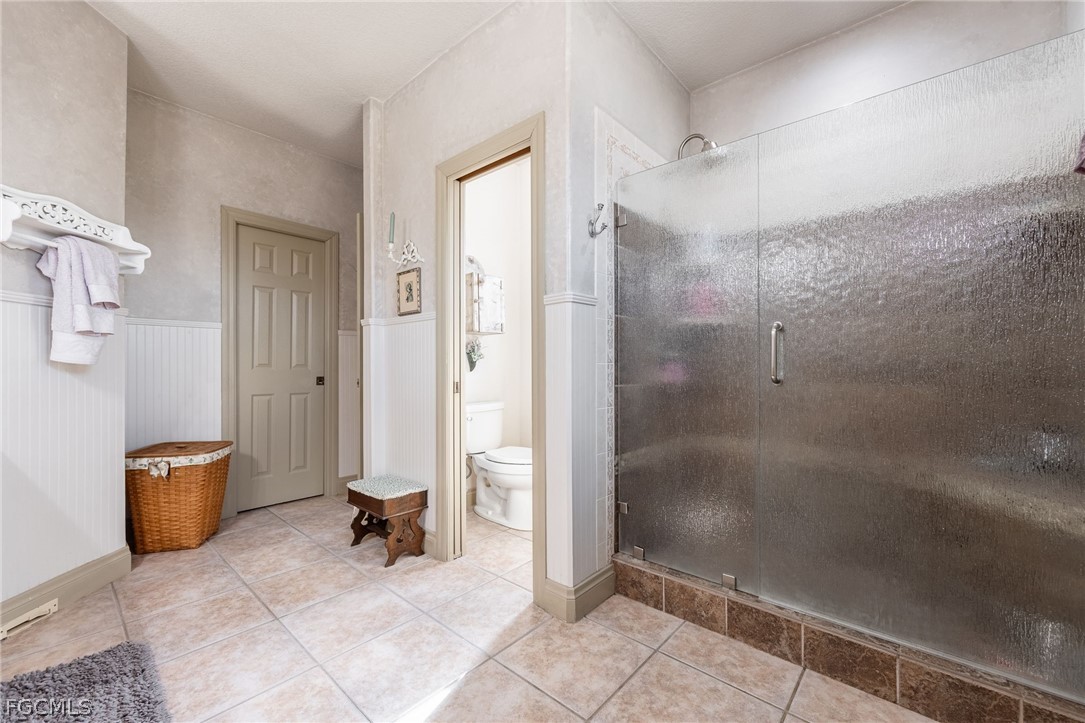 22800 N River Rd Property Photo 20