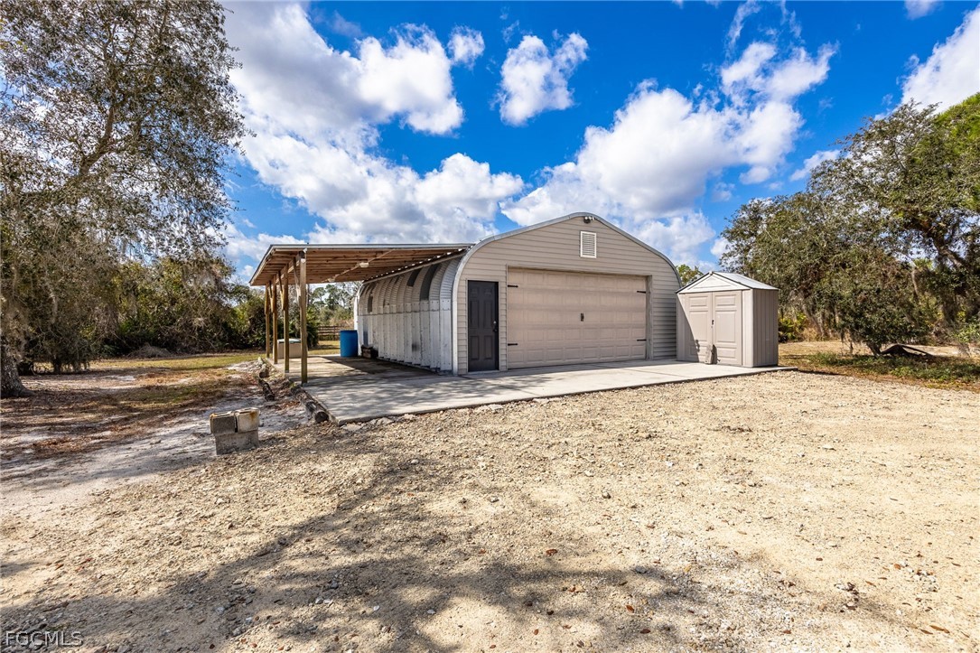 22800 N River Rd Property Photo 35
