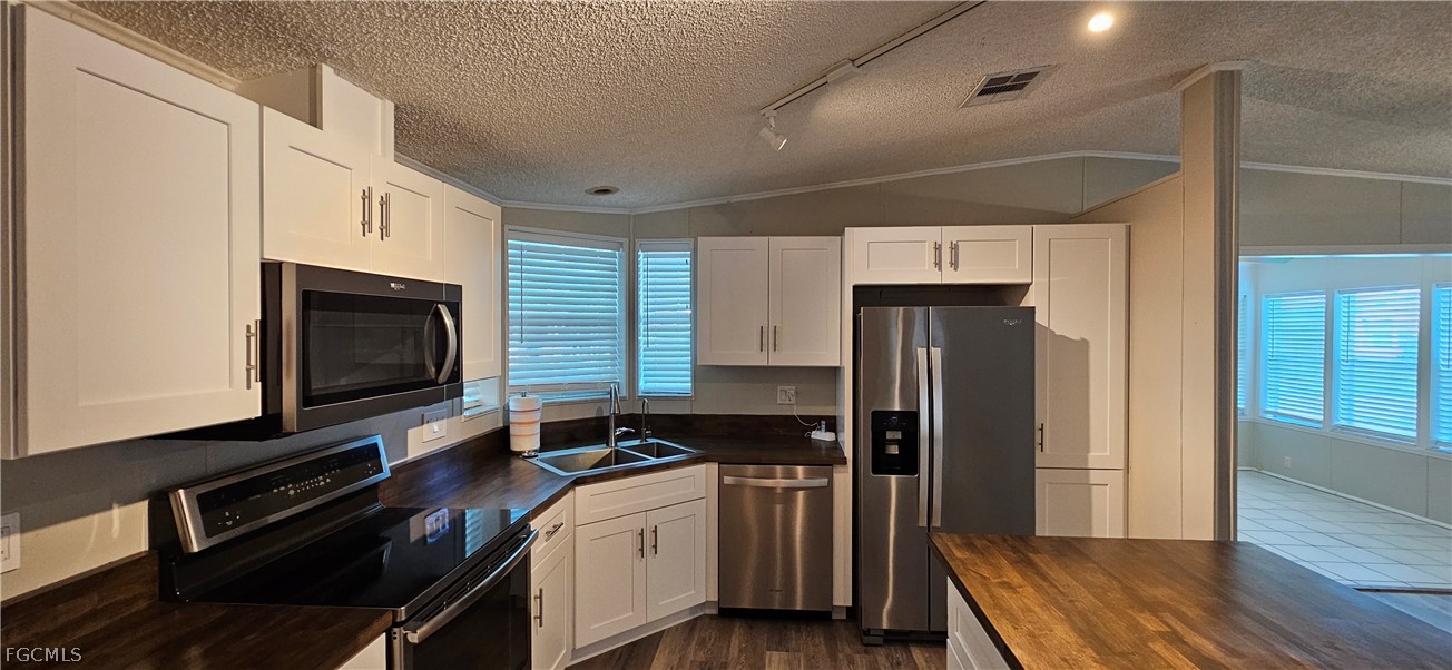 8410 Wagon Wheel Cir Property Photo 8