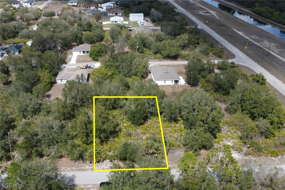 2504 65th St W Property Photo 6