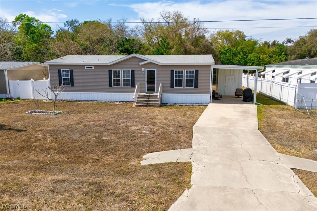 7638 Peyraud Dr Property Photo 3