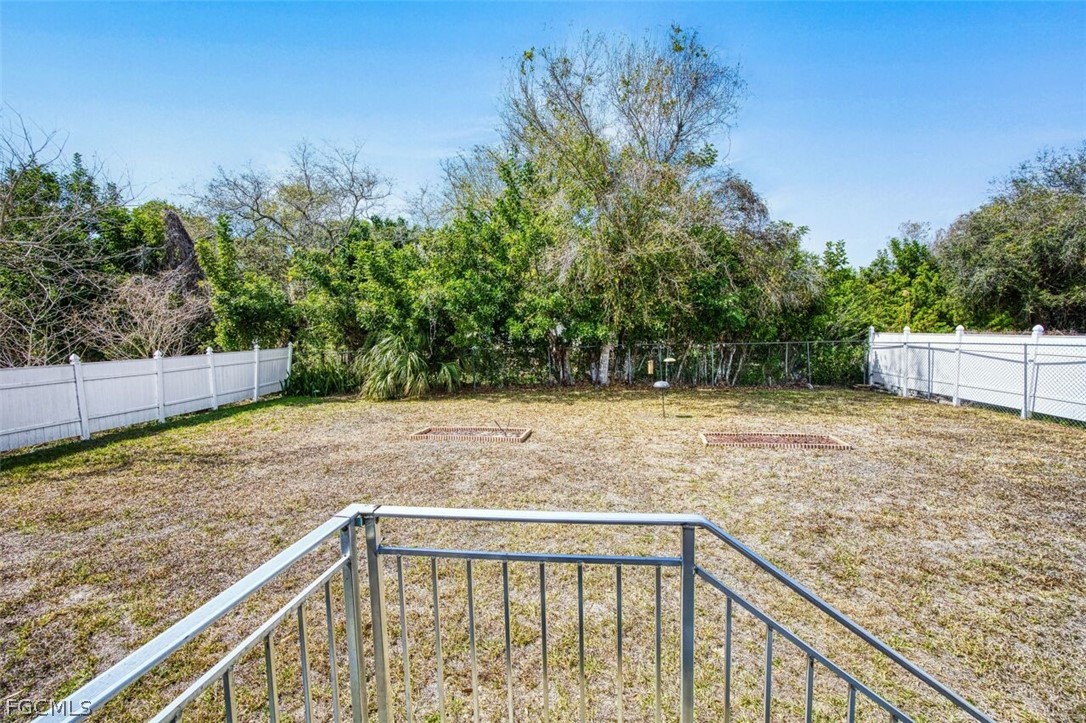 7638 Peyraud Dr Property Photo 16