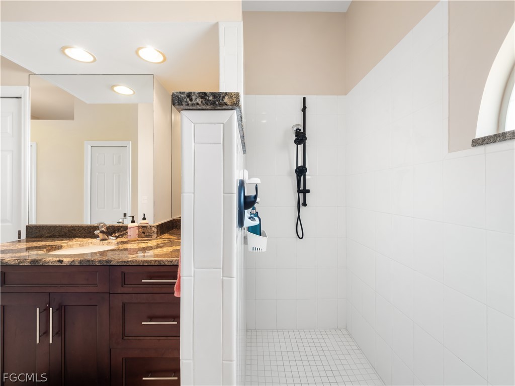 5222 Nautilus Dr Property Photo 32