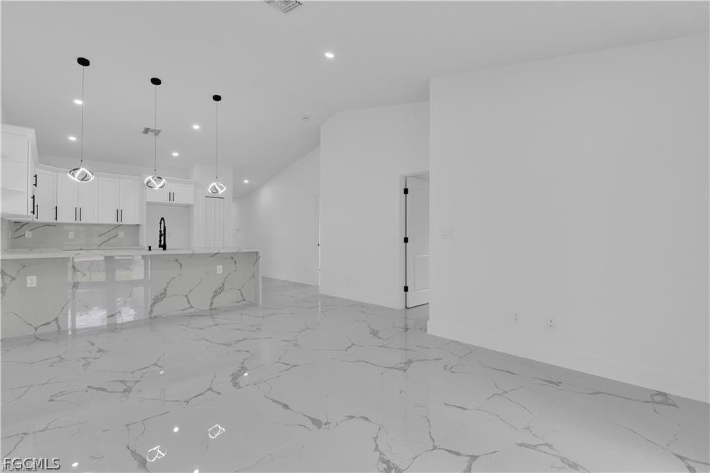 2026009699 Property Photo 4