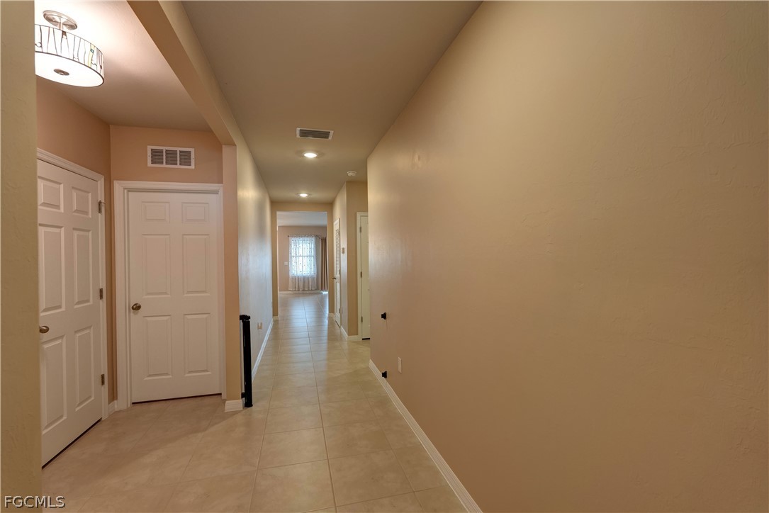 2501 Nw 20th Pl Property Photo 5