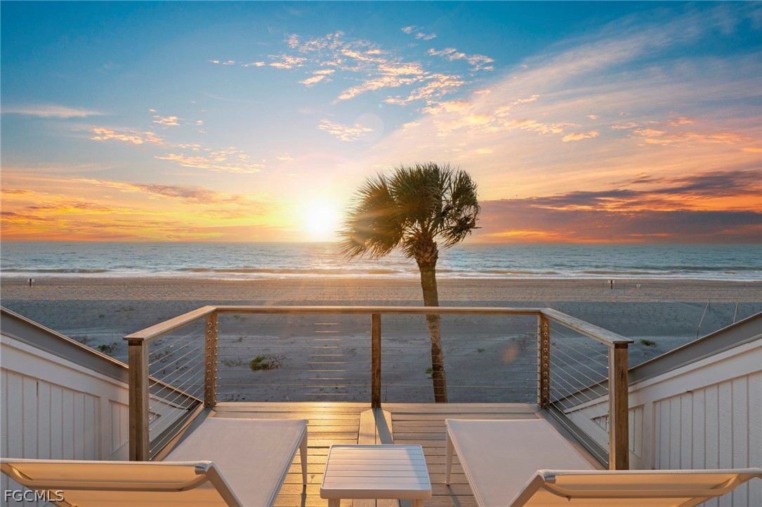 19 Beach Homes Property Photo 4