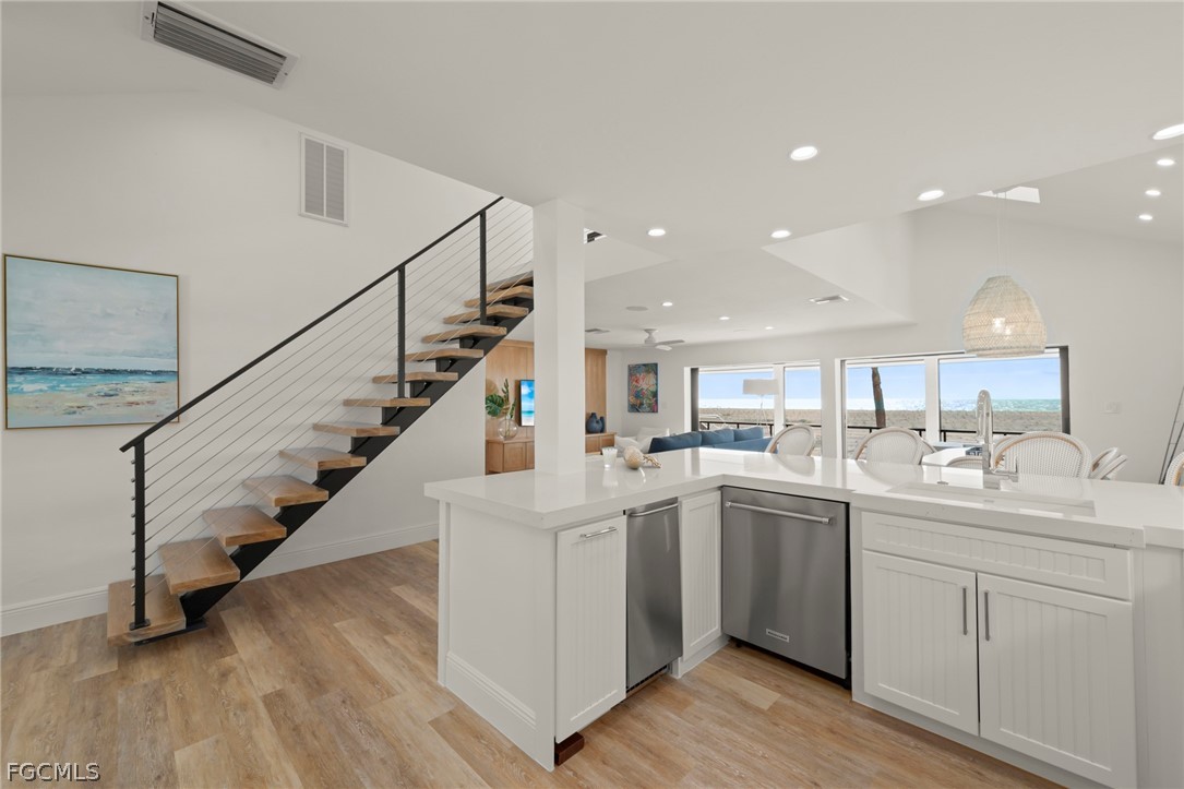19 Beach Homes Property Photo 8