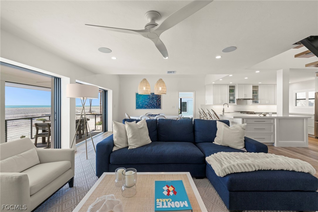 19 Beach Homes Property Photo 18