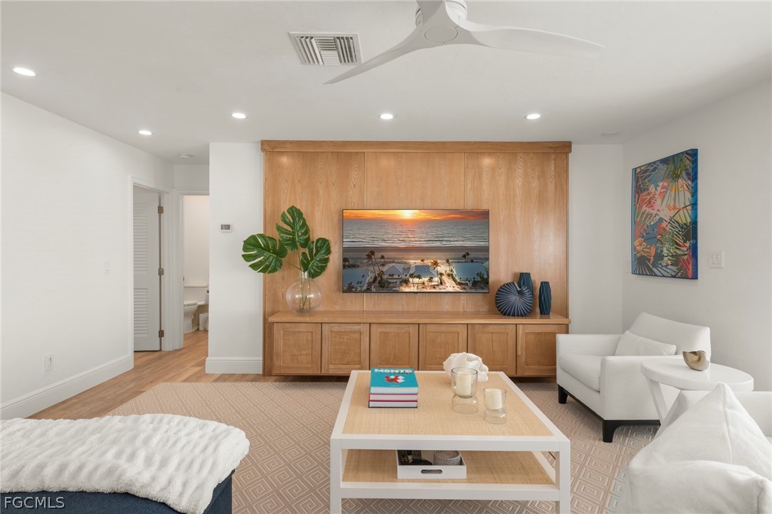 19 Beach Homes Property Photo 20