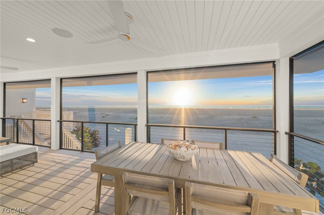 19 Beach Homes Property Photo 23