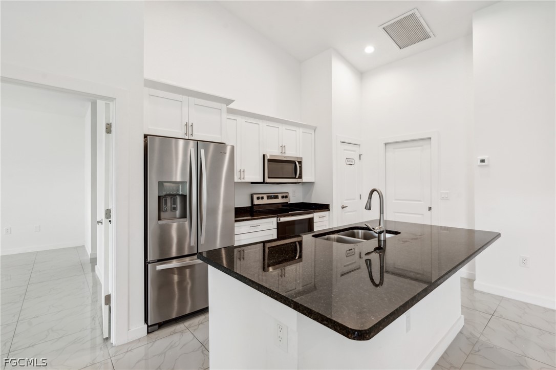 2725 Sw Embers Ter Property Photo 11