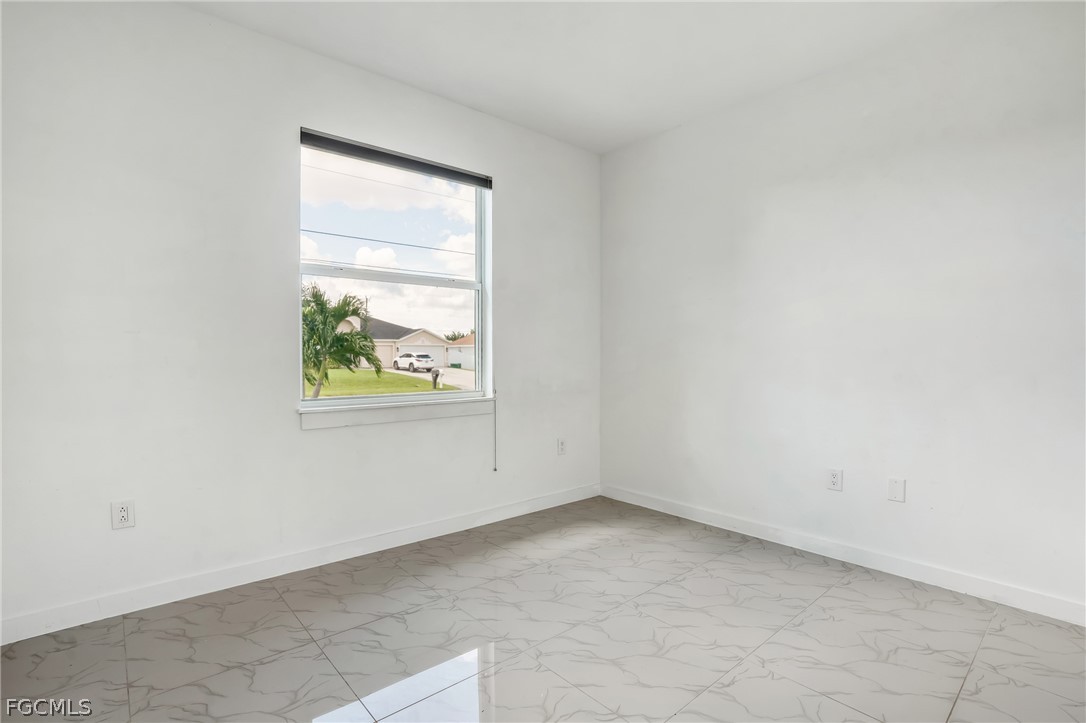 2725 Sw Embers Ter Property Photo 13