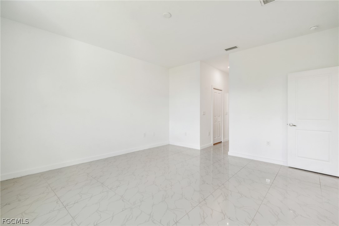 2725 Sw Embers Ter Property Photo 17