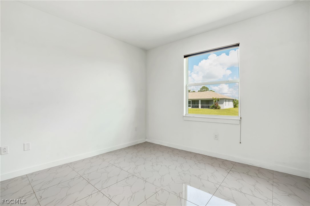 2725 Sw Embers Ter Property Photo 19