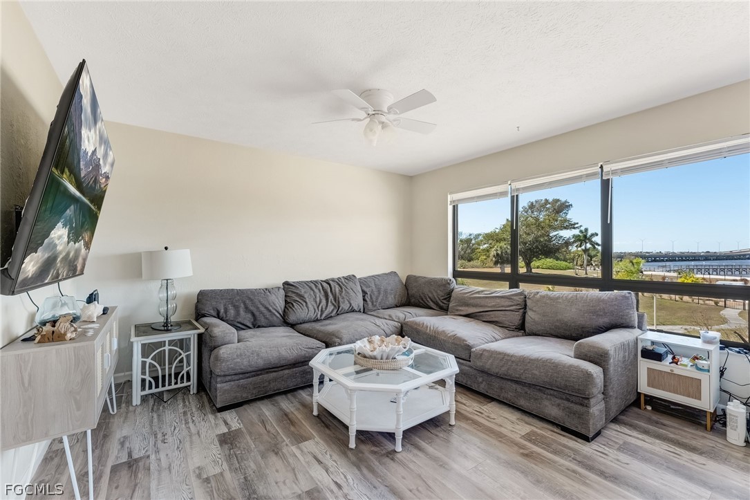 12498 Riverside DR 205