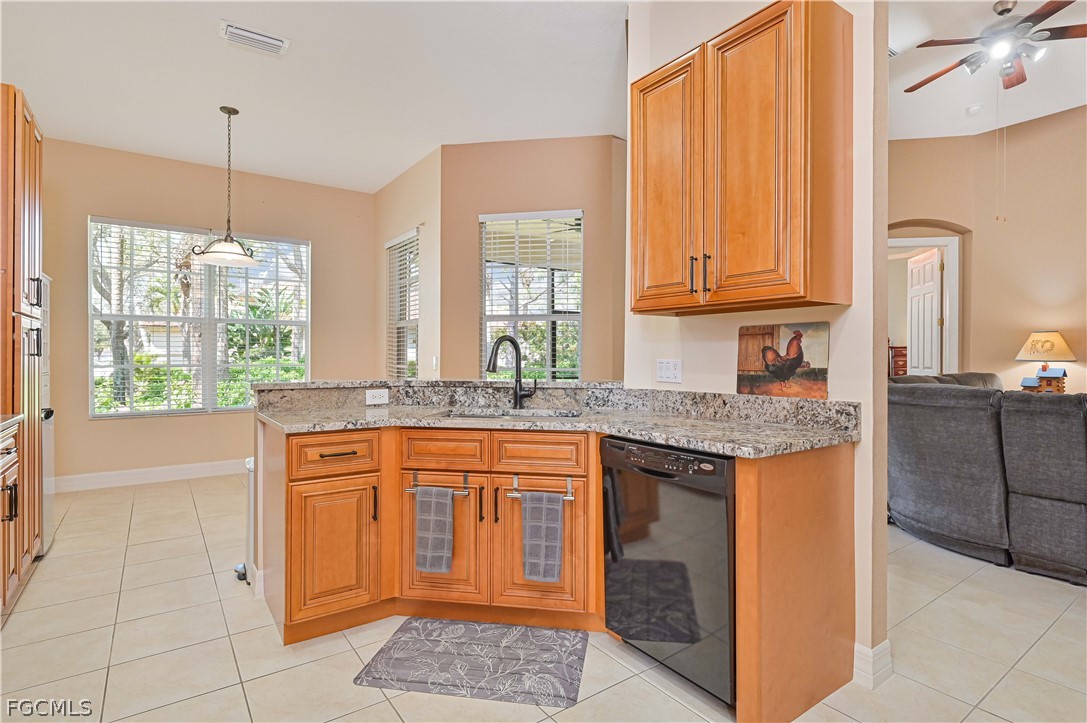 5582 Whispering Willow Way Property Photo 7
