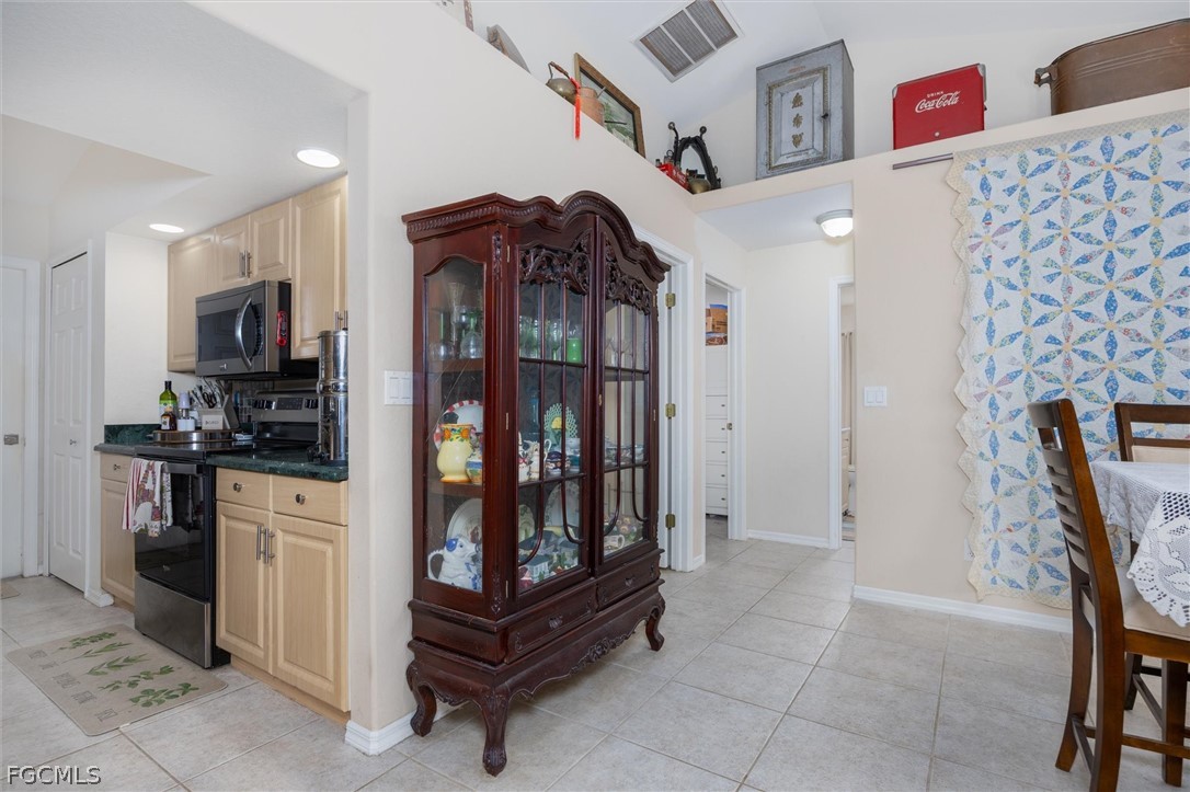 1630 Sw 9th Pl Property Photo 10
