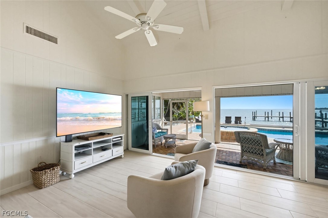 15153 Captiva Dr Property Photo 11