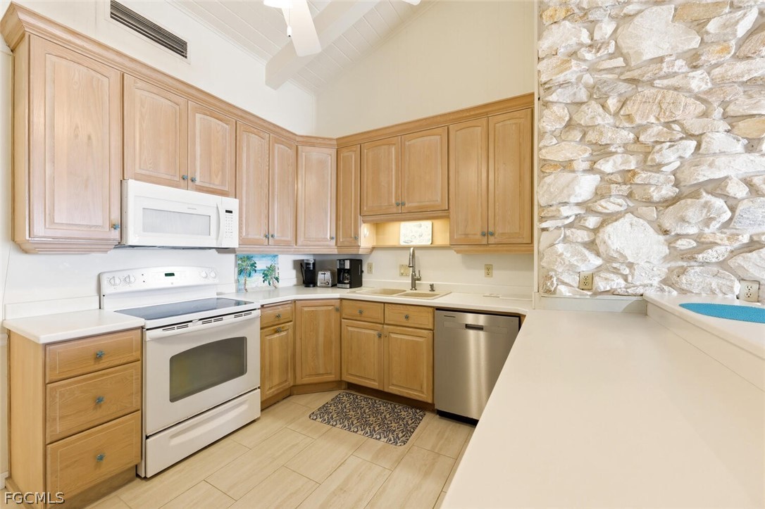 15153 Captiva Dr Property Photo 15