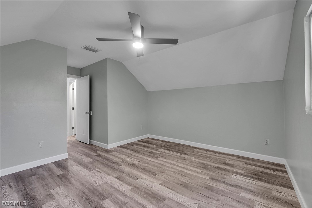 958 Indiana Ave Property Photo 18